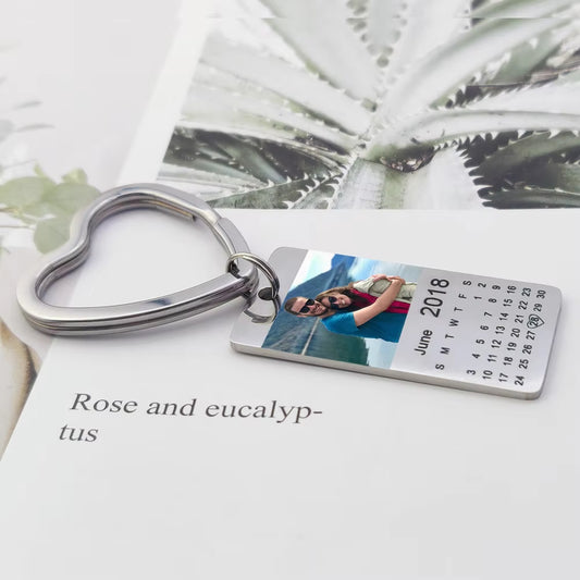 Mother Kids Personalized Calendar Photo Keychain Engraved with Your Date Text Stainless Steel Keyring Wedding Anniversary Gift