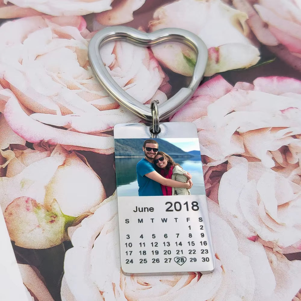 Mother Kids Personalized Calendar Photo Keychain Engraved with Your Date Text Stainless Steel Keyring Wedding Anniversary Gift
