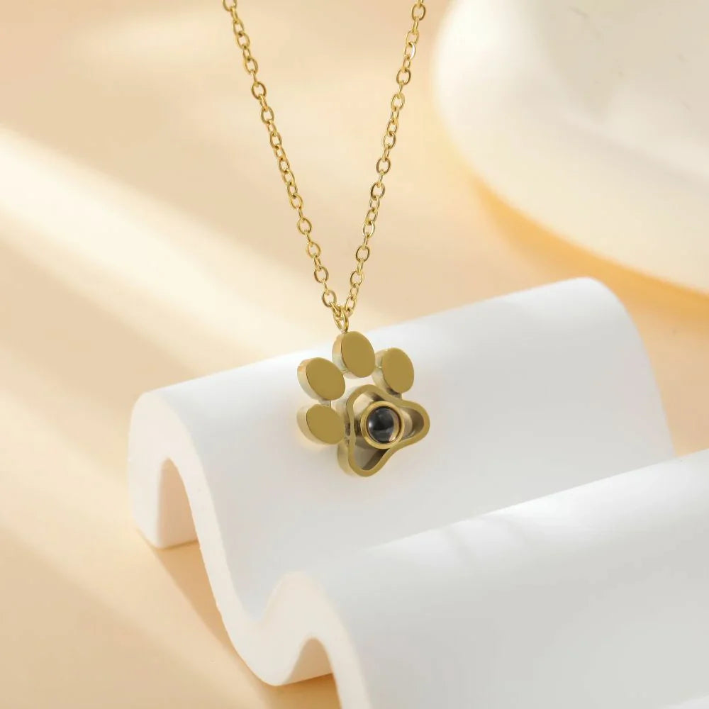 18K Gold-Plated Projection Claw Pendant Necklace with Personalized Hidden Photo/Text